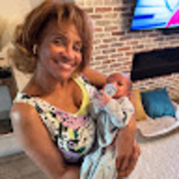 Meet your Posher, Pamela - Picture 1 of 1